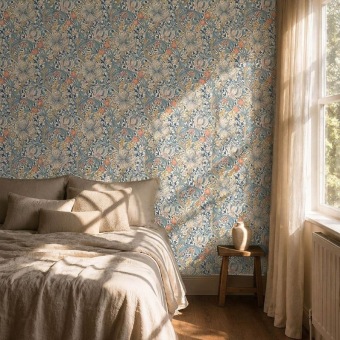 Golden Lily Blue behang in interieur