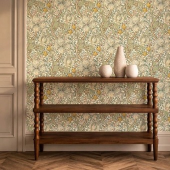 Golden Lily Sage behang in interieur