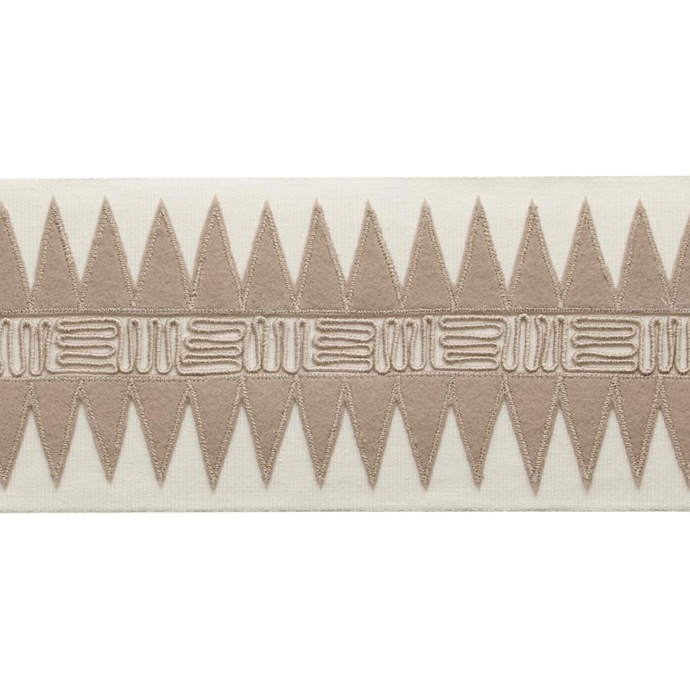 Corrales Applique Border