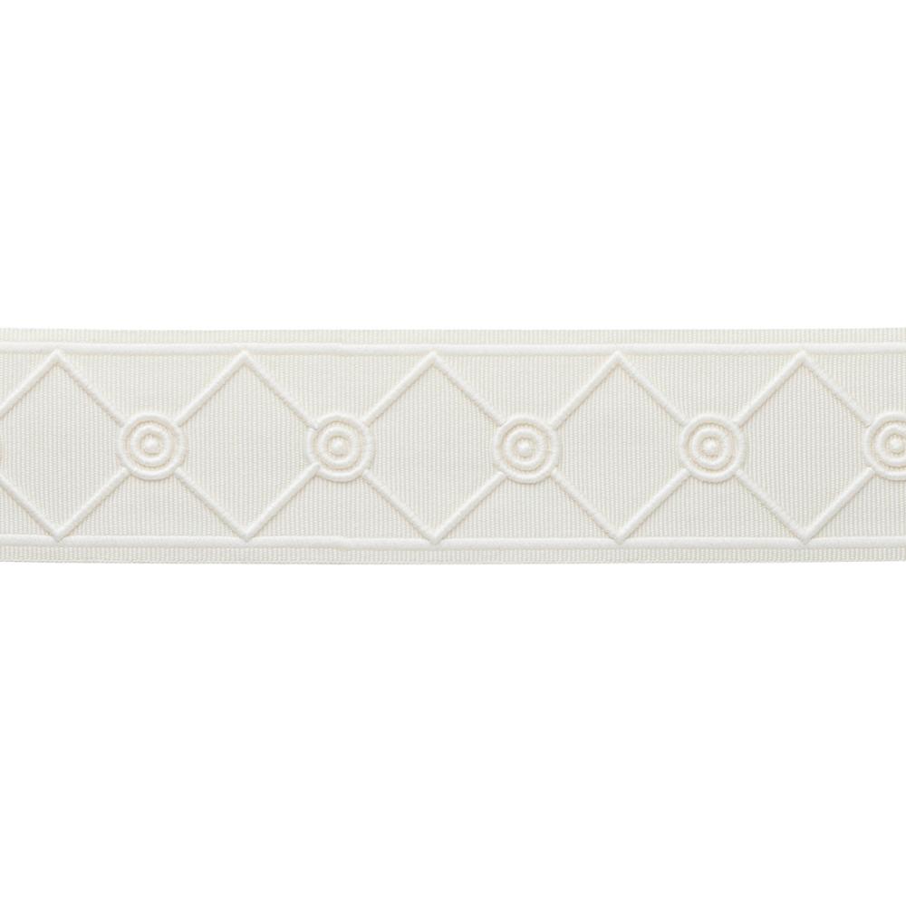 MDS Embroidered Lattice Border