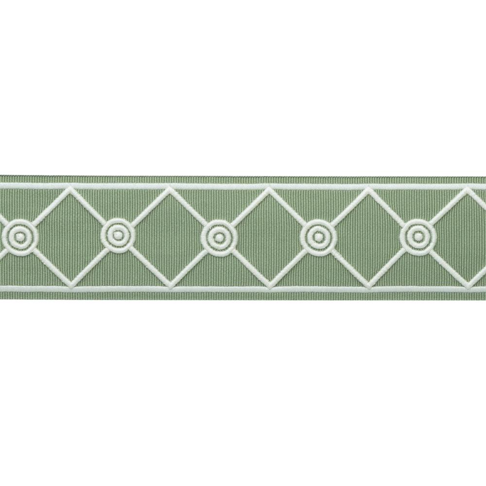 MDS Embroidered Lattice Border