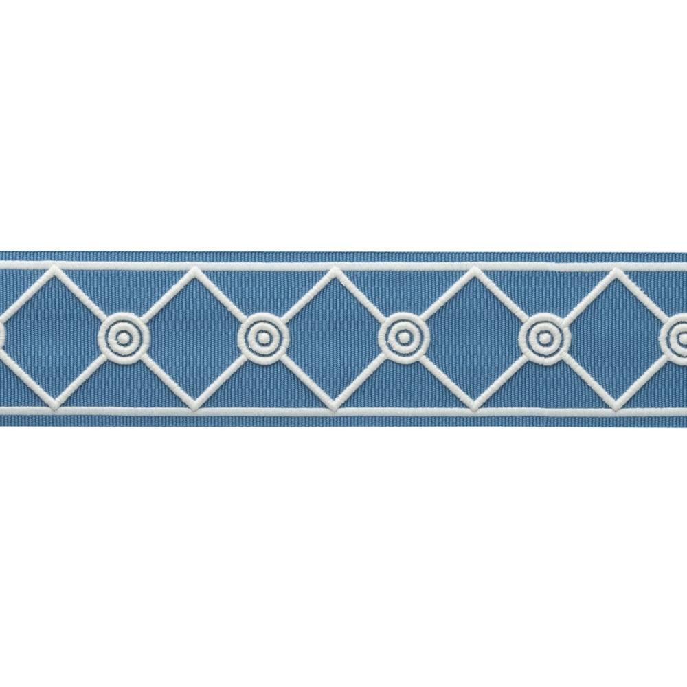 MDS Embroidered Lattice Border