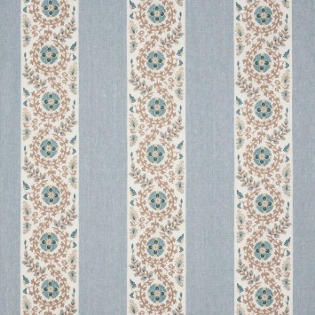 Colefax & Fowler Levina Blue: gestreepte stof met geborduurde bladranken