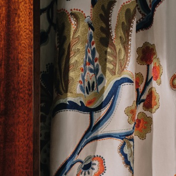 Colefax & Fowler Seymour – sfeerfoto, afgebeelde kleur Red/Blue